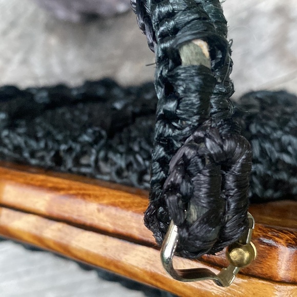 🕵️♂️HOST PICK👀 Japanese raffia handbag w/ wooden angled frame Black - Picture 8 of 9